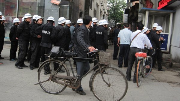 金融法草案公开征求意见：央行会同国务院有关部门对金融市场实施宏观调控和管理