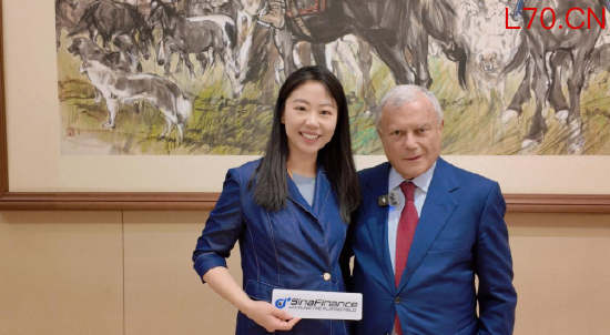 苏铭天爵士：AI Agent不会取代广告公司