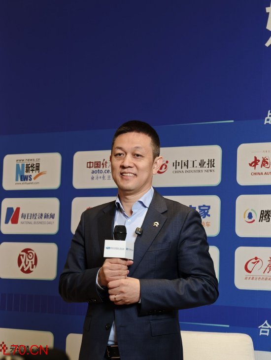 蔚来李斌：我和一线同事出差标准一样，住好酒店要自己掏钱