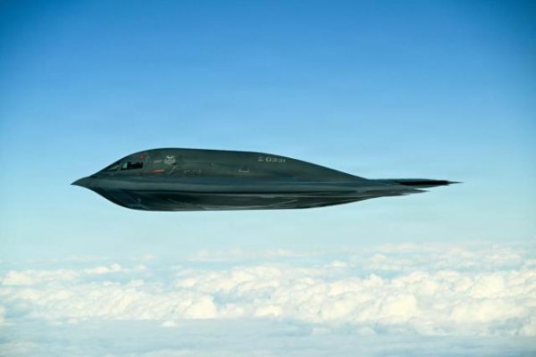 外媒:中国人工智能系统截获伊朗上空B-2“幽灵”隐身轰炸机信号