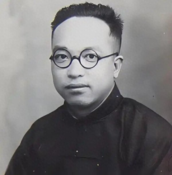 他24岁腰痛治不好, 父亲几根银针让他顿悟: 我学的"科学"都是皮毛